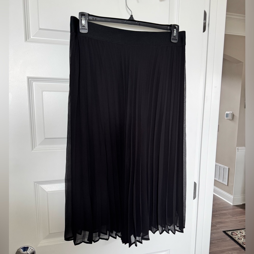🖤 Time and Tru Black Pleated Midi Skirt (Large)